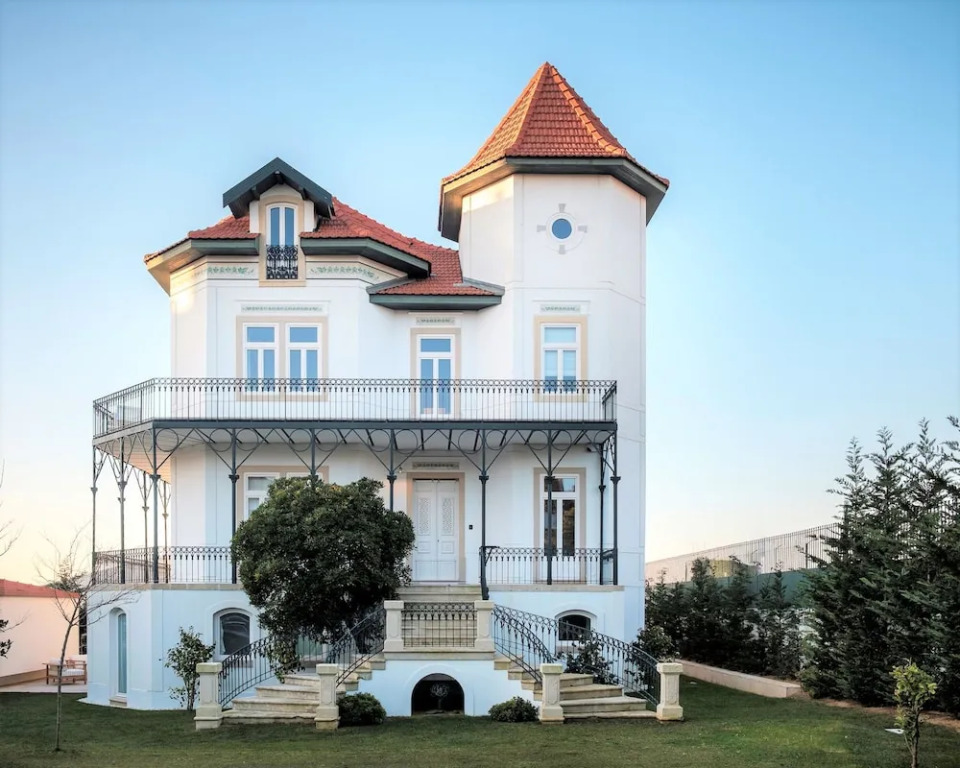 Seaview Castle by Cadenzalux