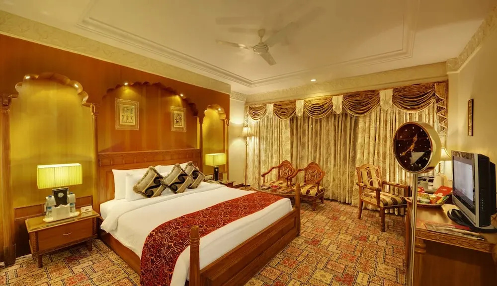 Hotel Babylon International