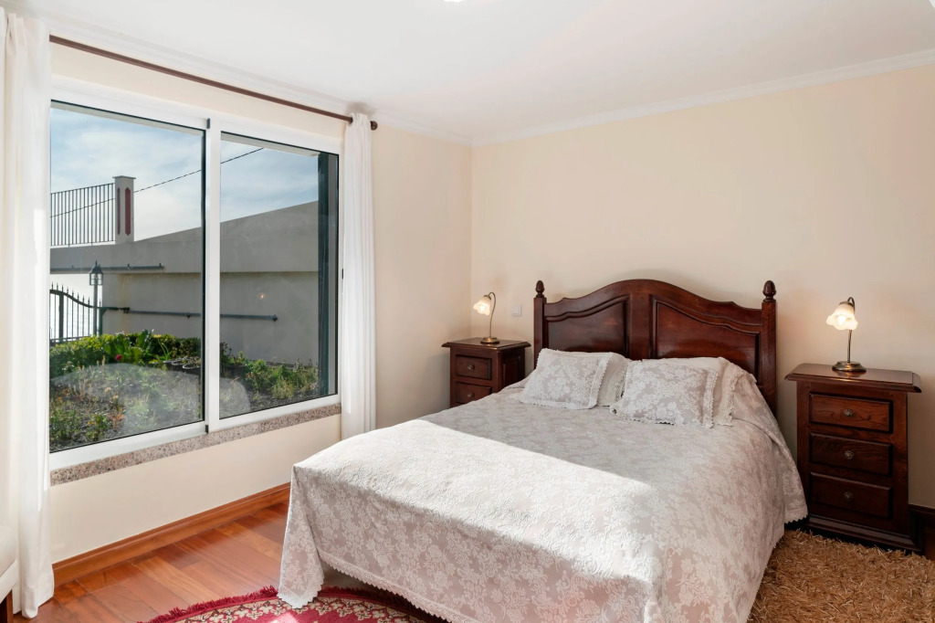 Secluded Tranquil Spacious Villa, Stunning Views, Heated Pool & A/C Theo'S
