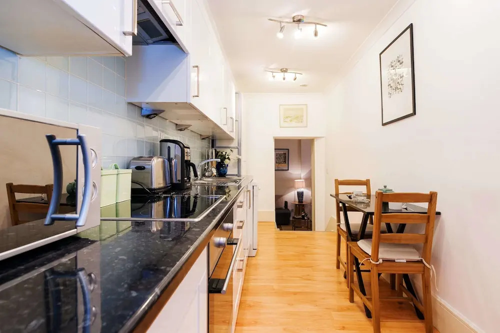 The Chelsea Embankment Apartment - EC