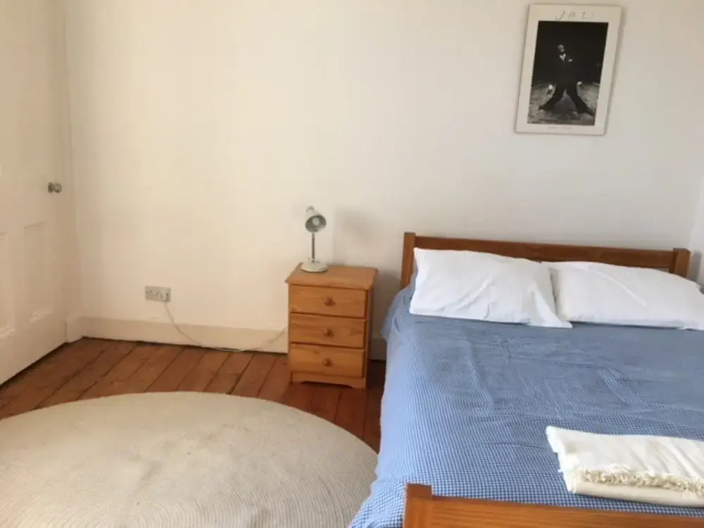 Spacious 4 Bedrooms Apartment in City Centre