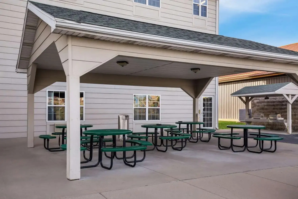 Country Inn & Suites by Radisson, Marion, IL
