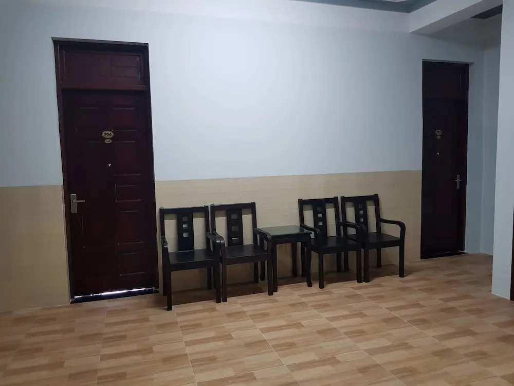 Khách sạn Ánh Đông