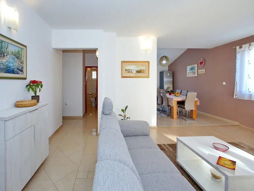 Modern Apartment With big Roofed Terrace, Garden, Near the Sea
