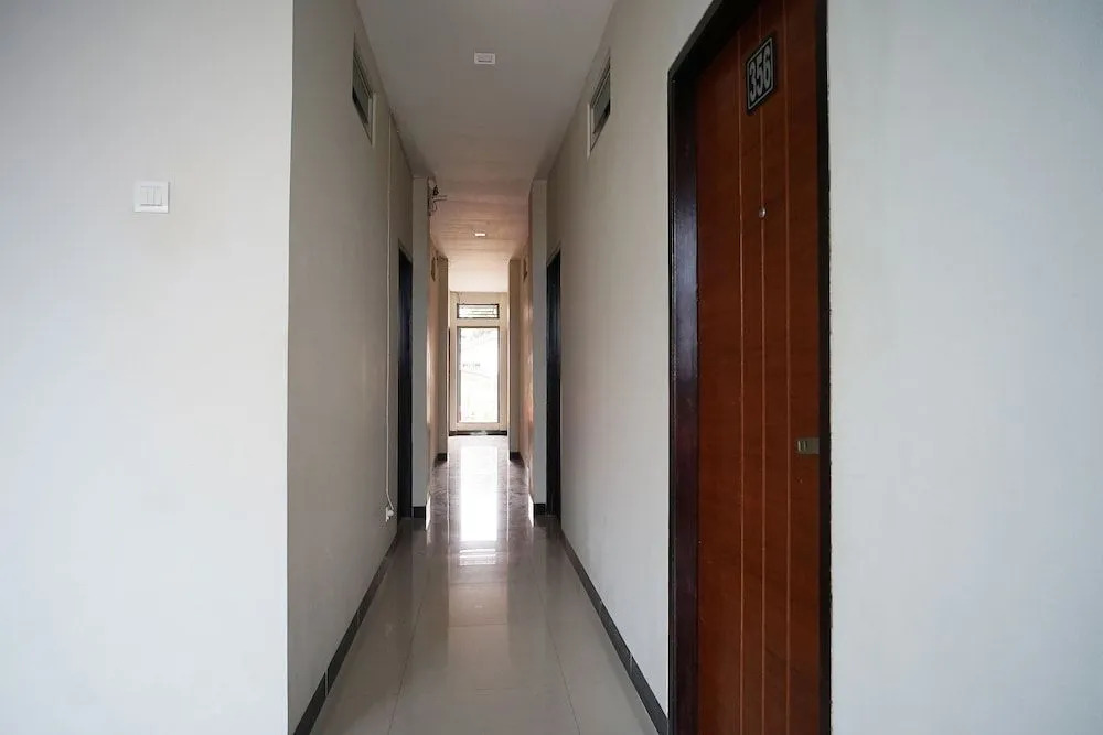 OYO 1647 Hotel Pavilliun 02