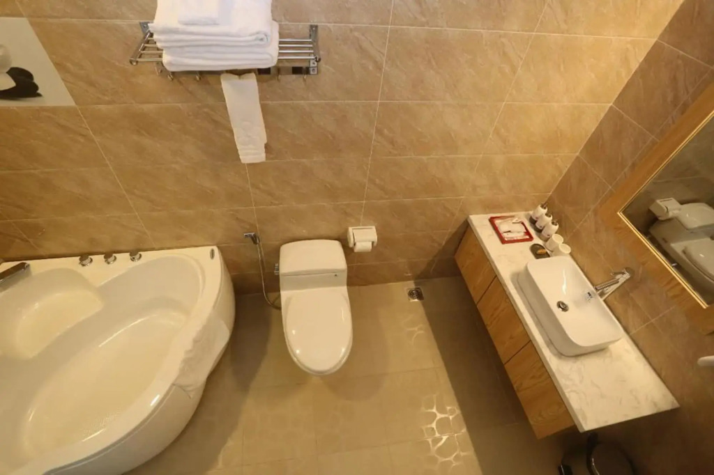 Thuy Sakura Hotel & Serviced Apartment