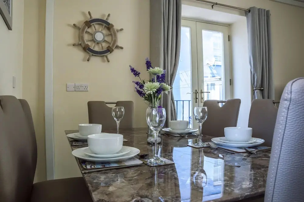 The Sail, Two Bedroom Apartment - Tenby