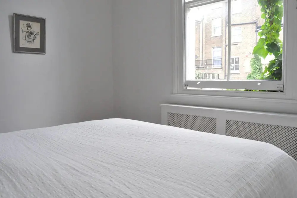 Bright 1 Bedroom Ladbroke Grove Flat