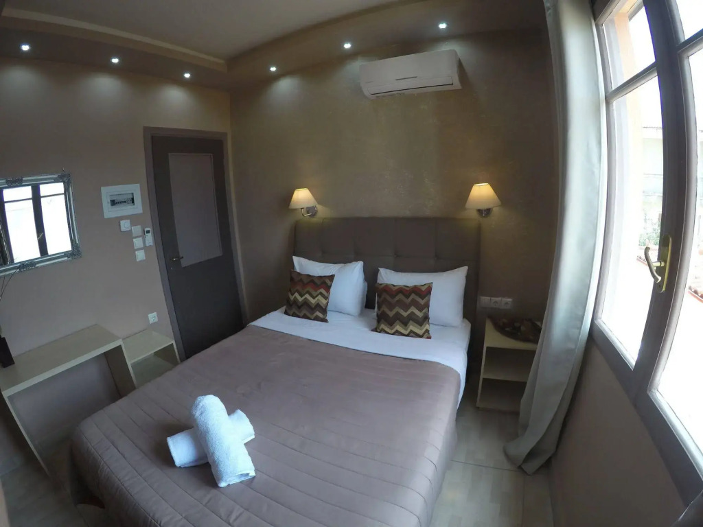 Midia Suites