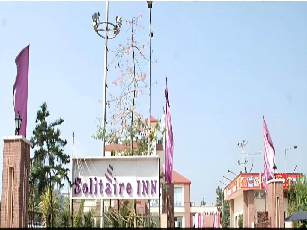 Solitaire Inn