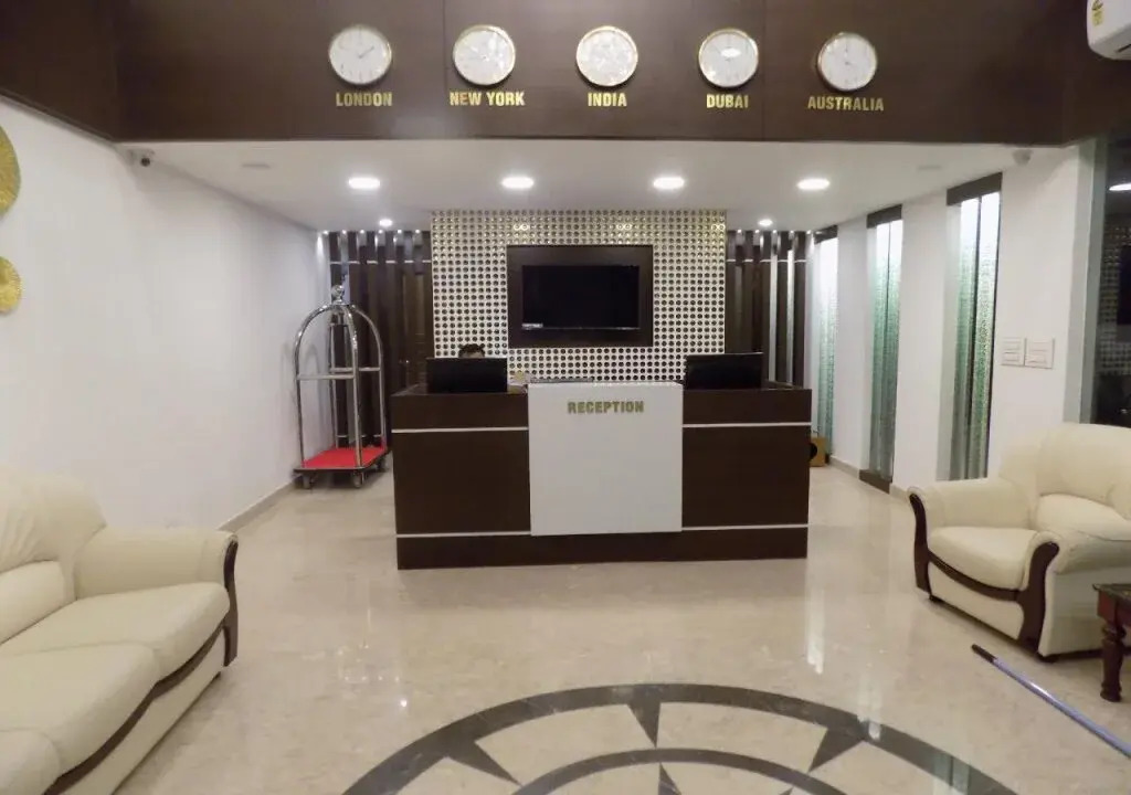 Hotel Sarah International