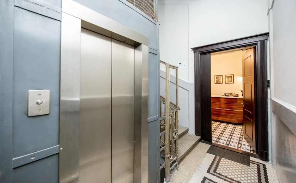 Art Deco Central Rooms