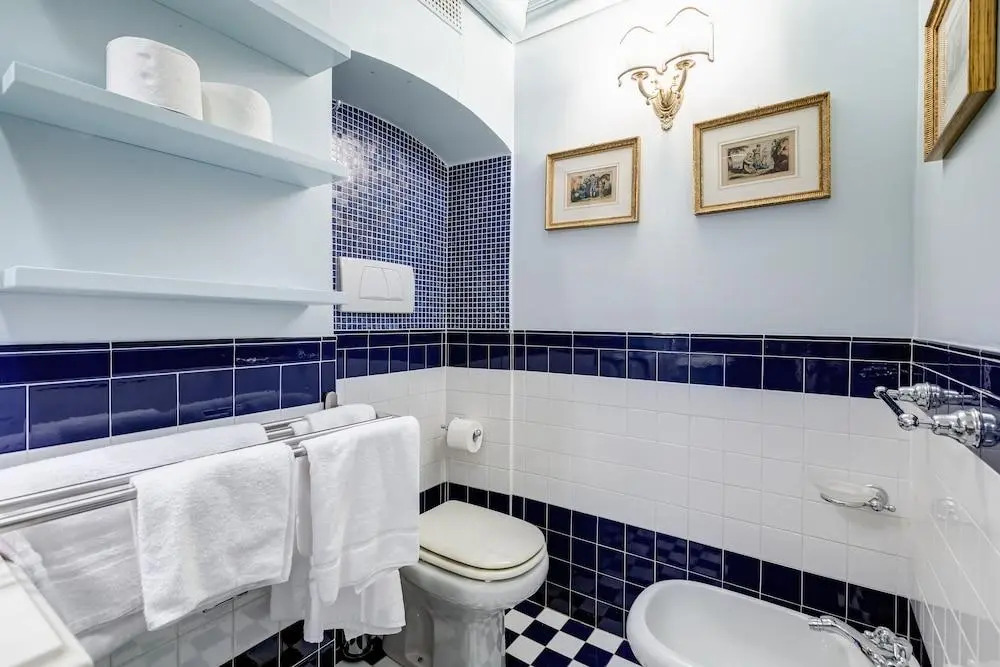 Pantheon Antique Suite