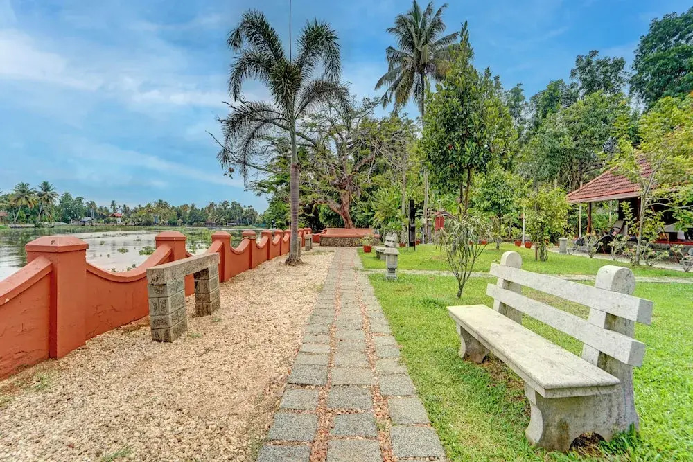 Alaya Stays Palm Dale by the Backwaters