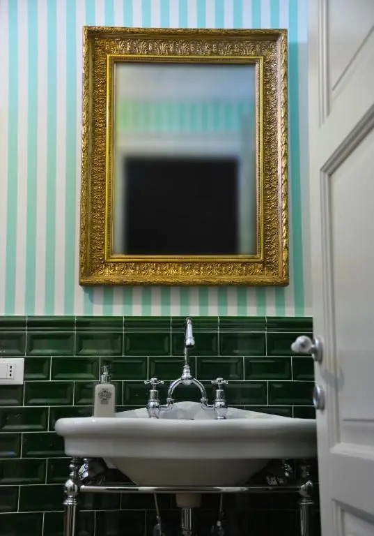 Regal House Roma Capucci 6