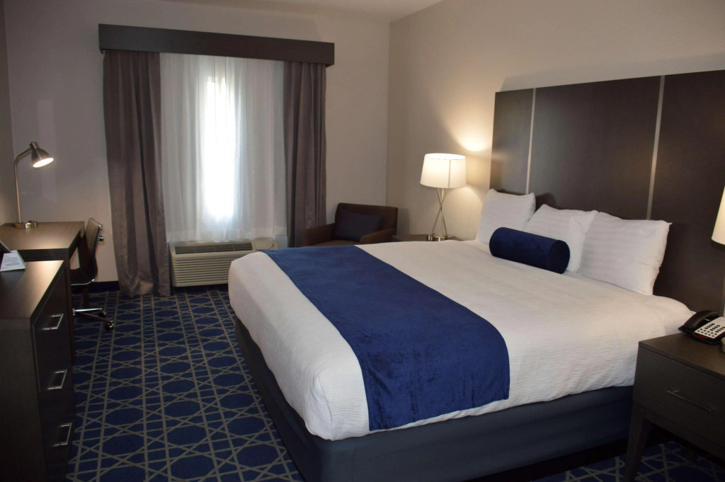 Best Western Plus Rama Inn & Suites