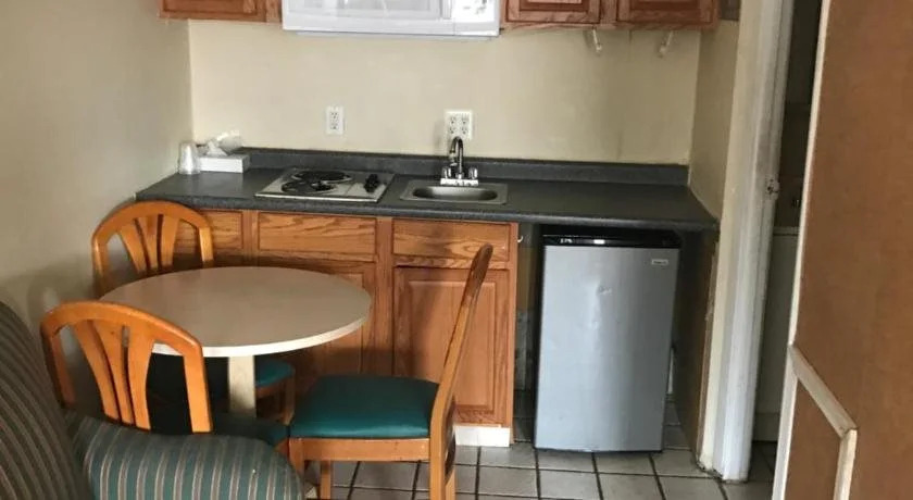 Home Town Inn