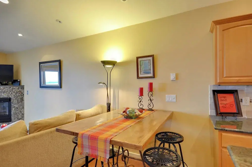 Waterfront Oregon Abode w/ Balcony & Ocean Views!