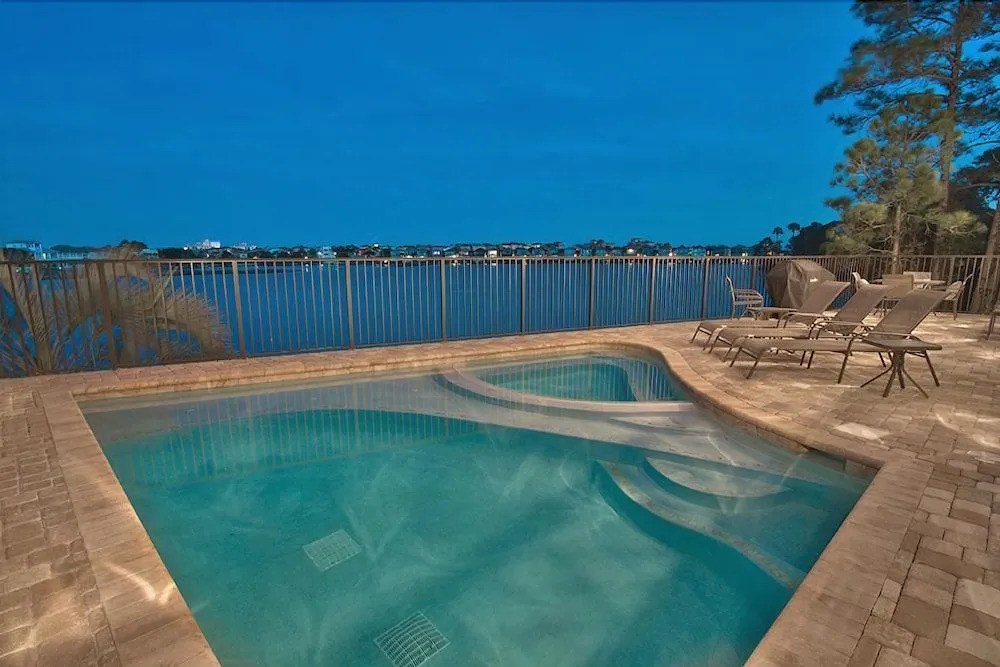 Mermaid Vista 5 Bedroom Holiday Home by Five Star Properties