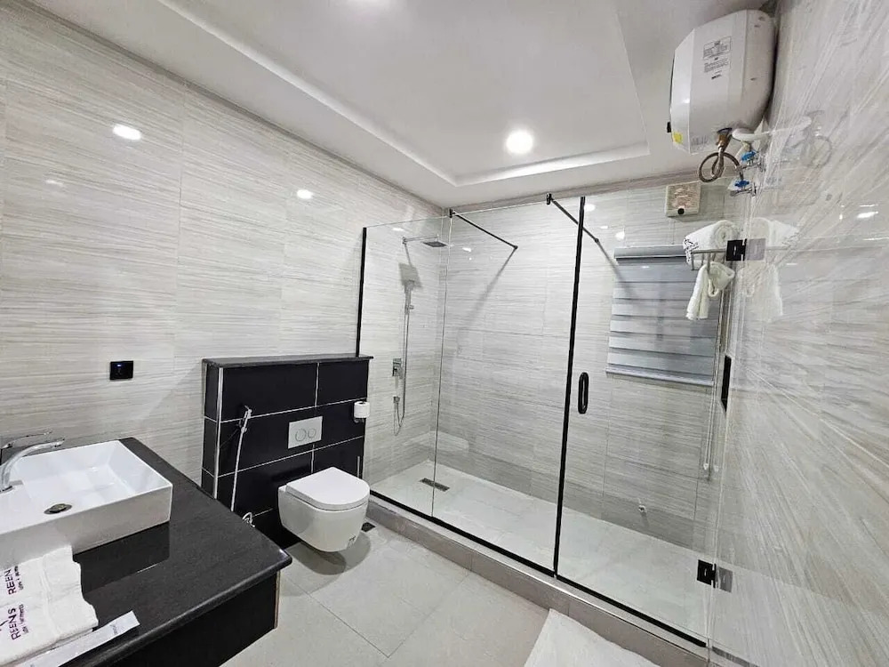 Reens Suites and Apartments