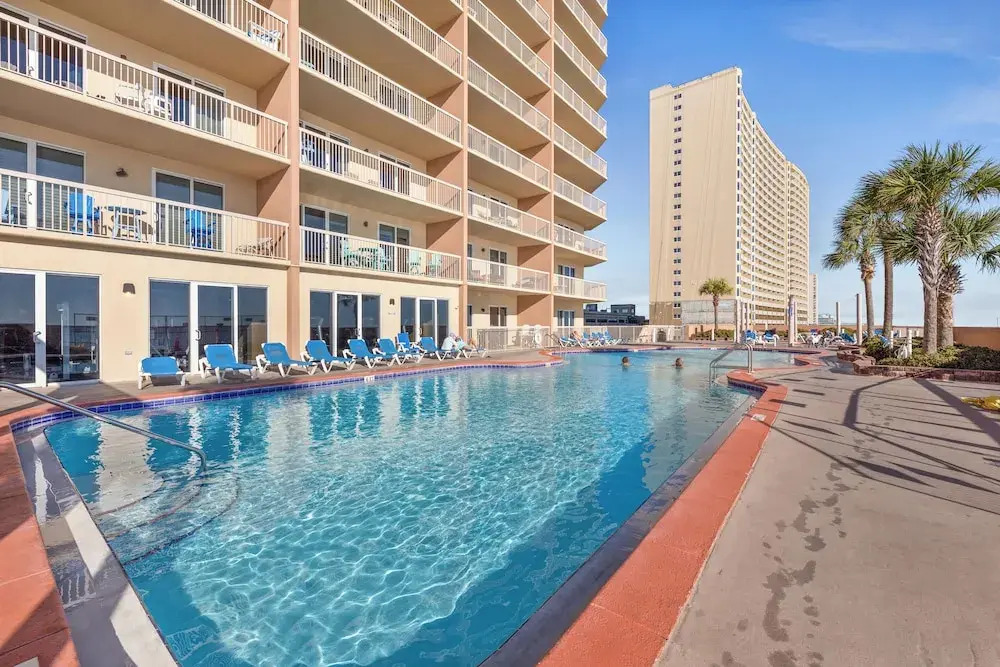 Gulf Front Master Bedroom, 2 Pools & Hot Tubs, Sleeps 8