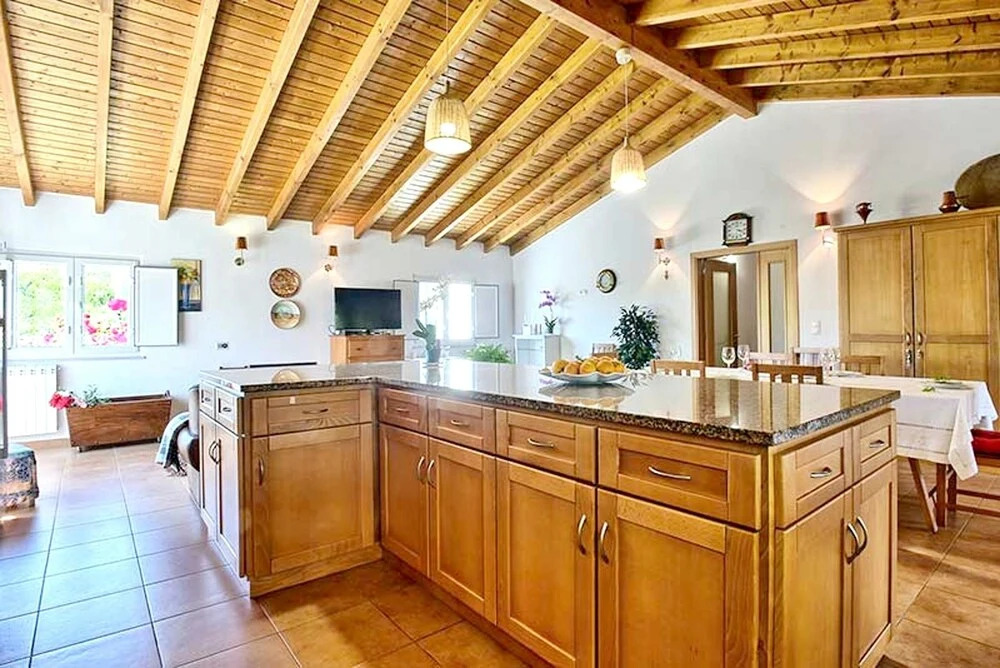 House With 4 Bedrooms in Sines, With Wonderful Mountain View, Enclosed