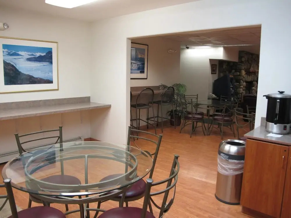 Microtel Inn & Suites Anchorage Area Eagle River