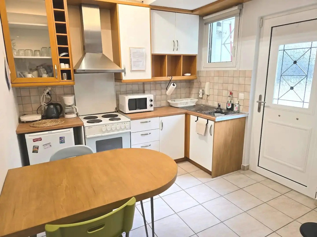 Апартаменты Spacious cosy studio w/100mbps Fiber@Home WiFi in very safe & quiet area