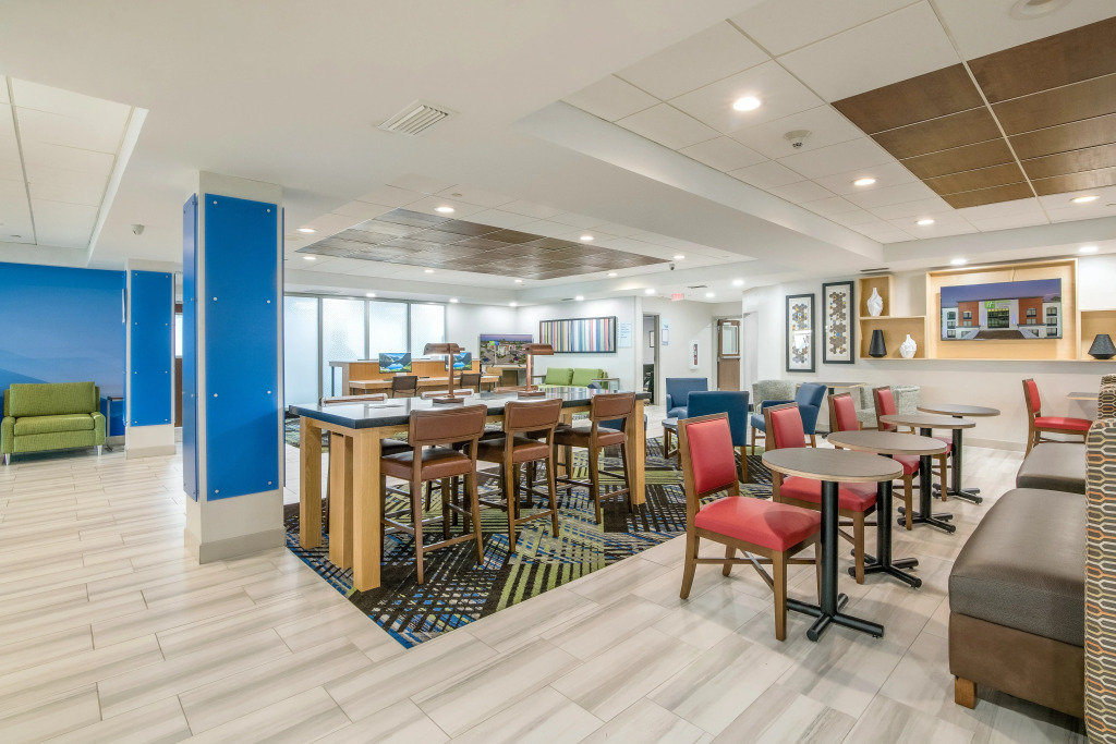 Holiday Inn Express & Suites Longview North by IHG