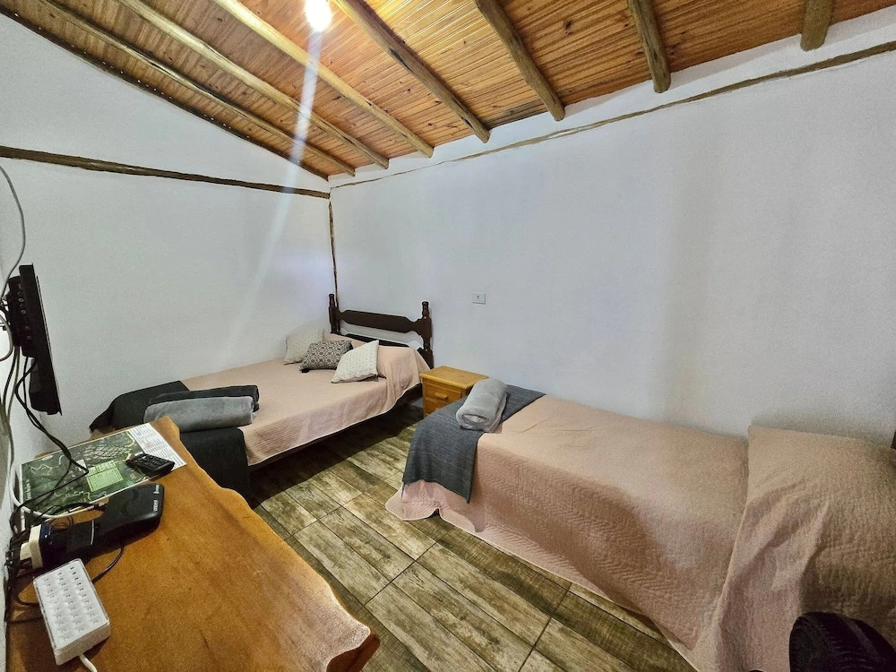 Chalés Vila Carrancas - Ao lado do centro com piscina, cozinha completa e muita tranquilidade