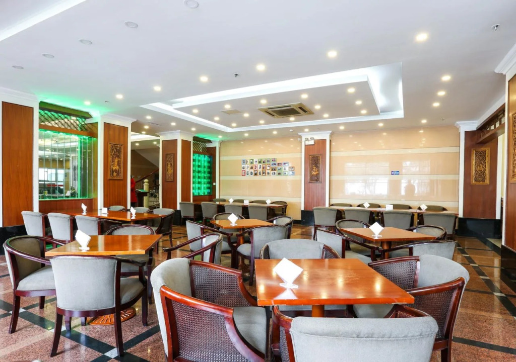 Riverside Hotel