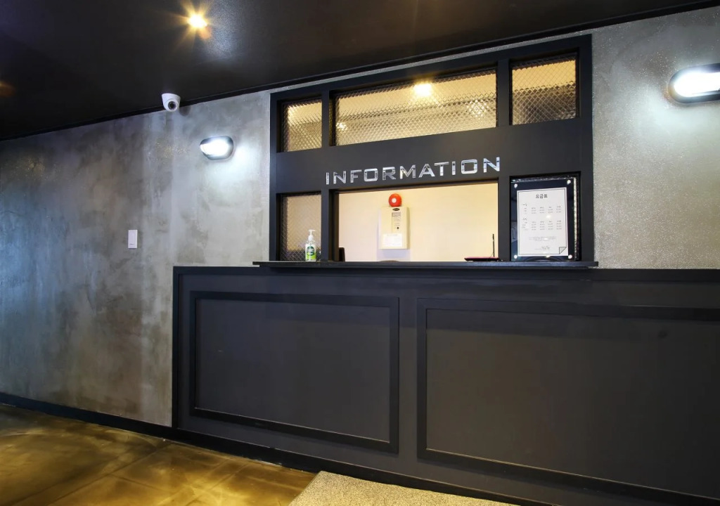 Page Hotel