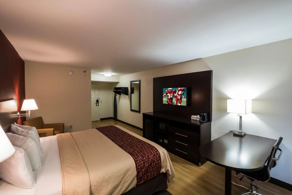 Red Roof Inn PLUS+ Houston - Energy Corridor