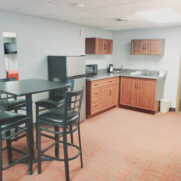 Blackstone Lodge and Suites