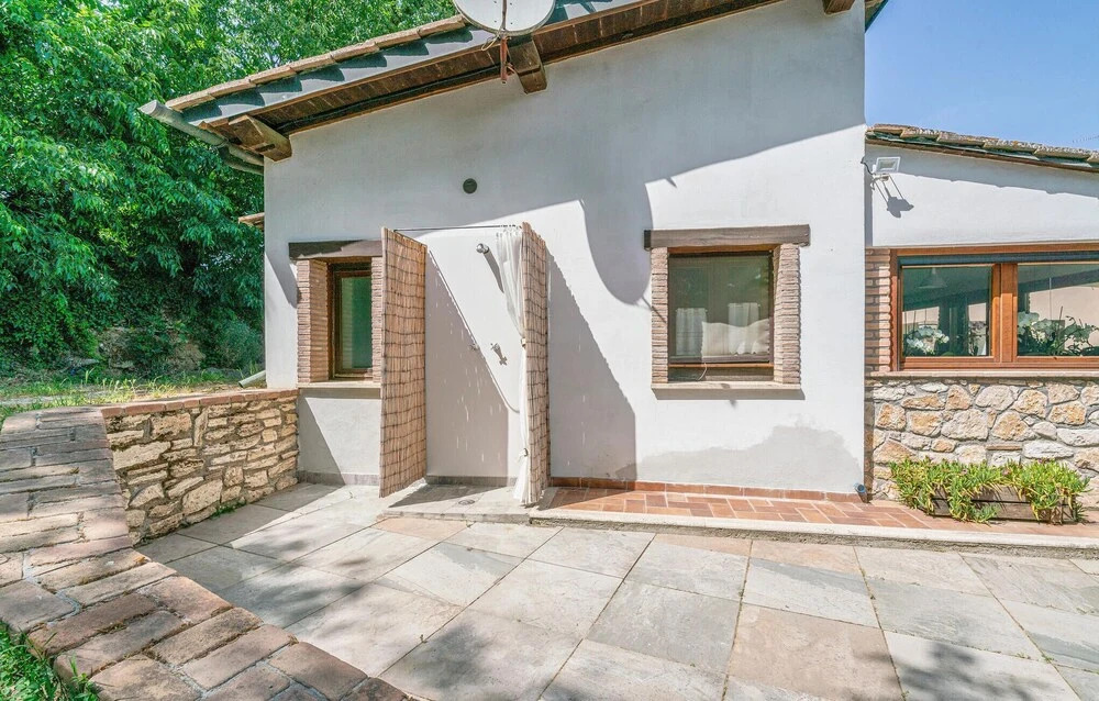 Stunning Home In Orte