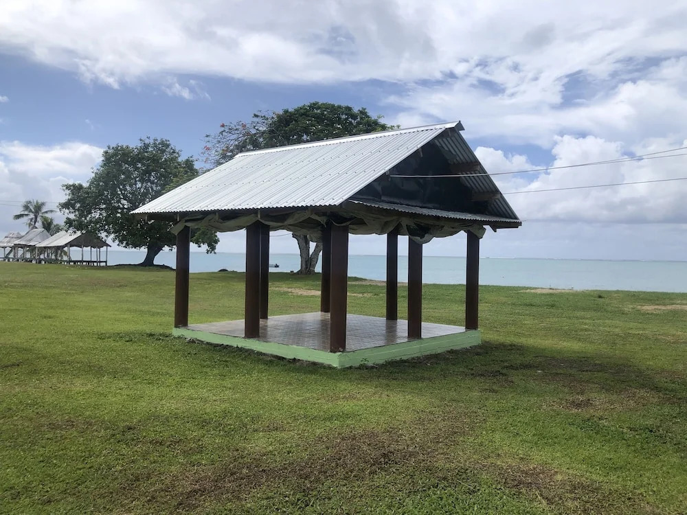 Vaiula Beach Fales
