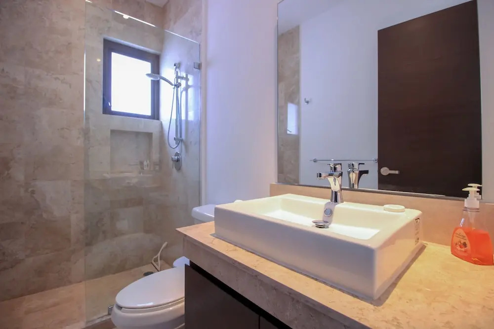 Ocean View 3 Bedroom Home by Olahola