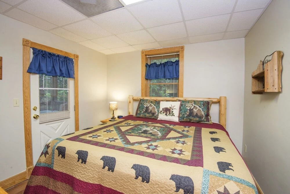 ER100 - Making Memories Great location - Close to town! cabin
