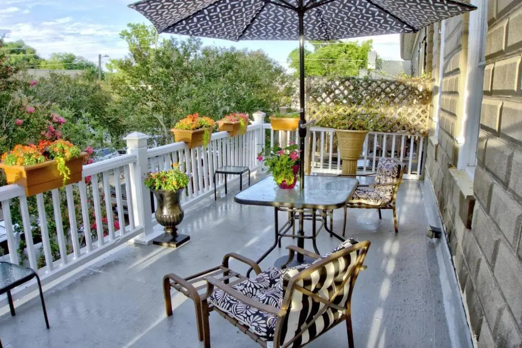 Beautiful 6 Bed, 5 Bath Historic Savannah Home