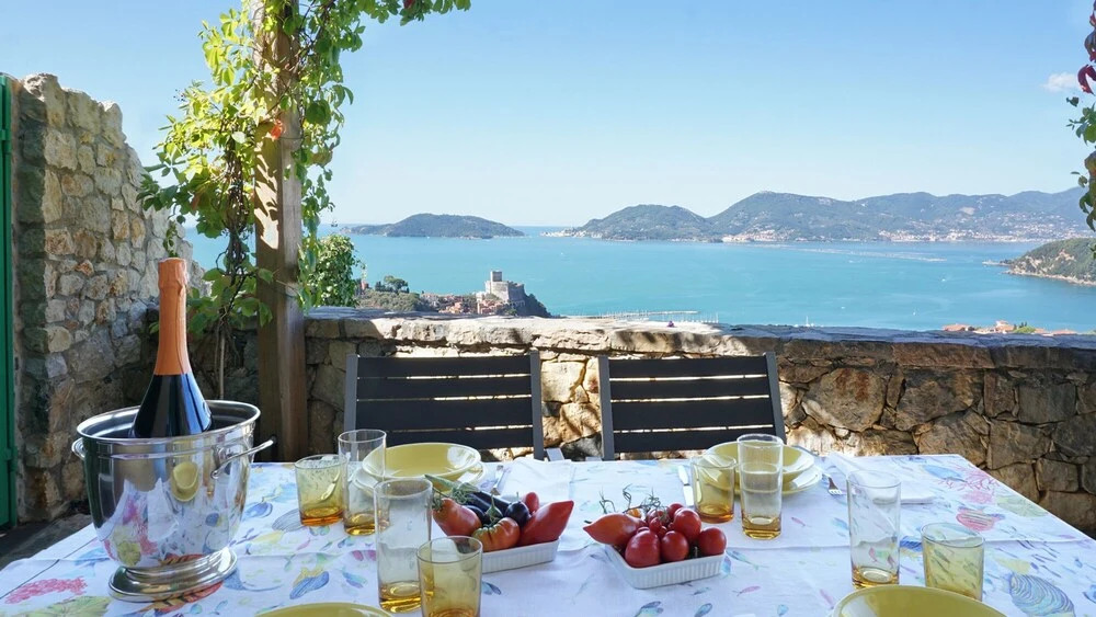 Miralunga-appartament-in-villa-e-piscina