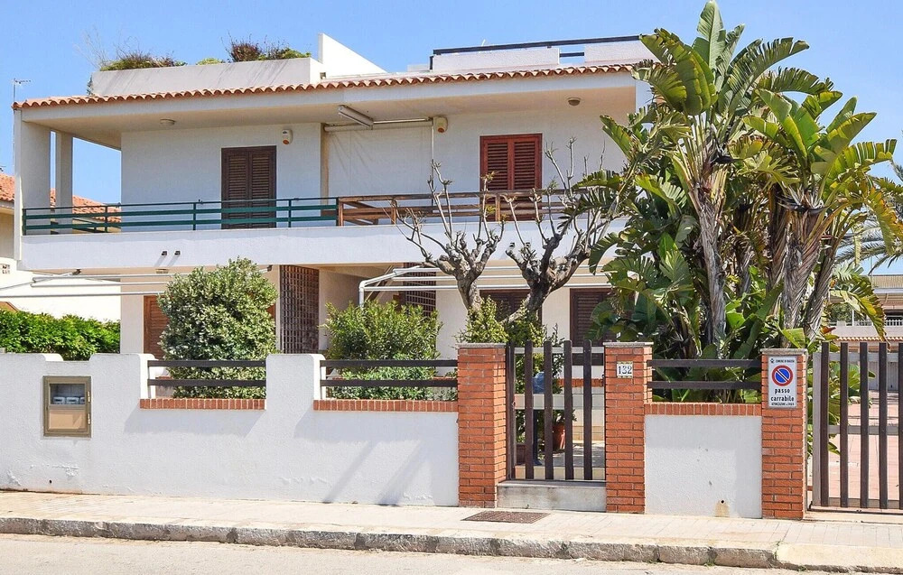 Awesome Apartment in Marina di Ragusa With Wifi and 2 Bedrooms