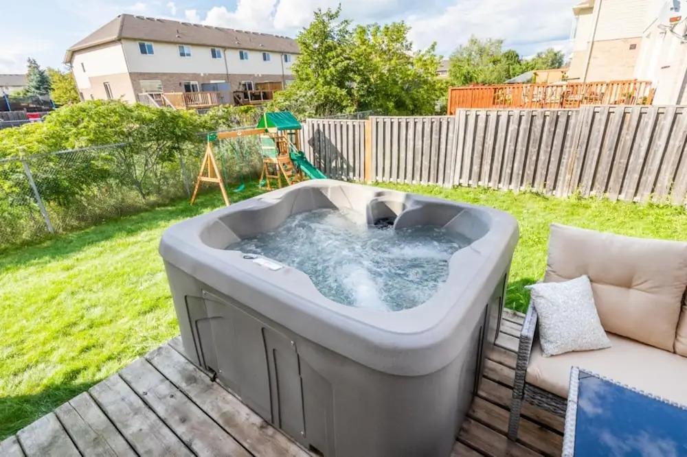 Unique Townhome Private HOT TUB Gym Sauna BBQ Playground Garage