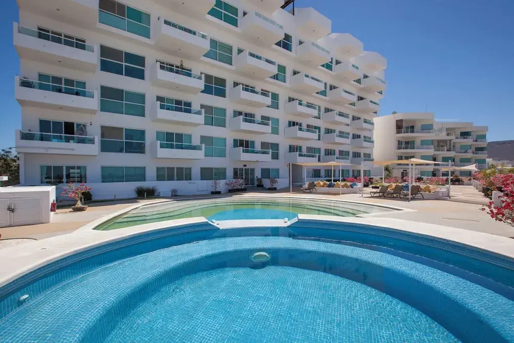 Condos with Spectacular Views & Pool Onsite