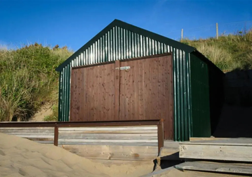 10 Llwyn Onn Beach Hut