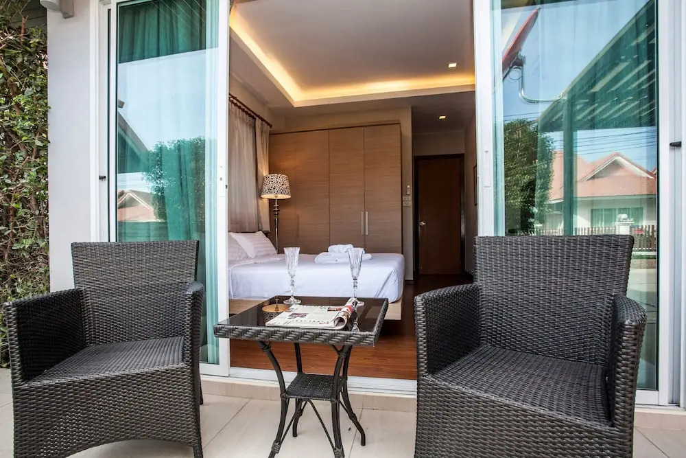 Jomtien Lamore Villa 2 Bedroom with Jacuzzi Pool