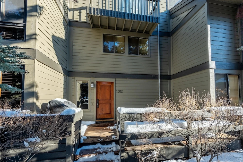 Dollar Meadows 1382 - 2 Br Condo