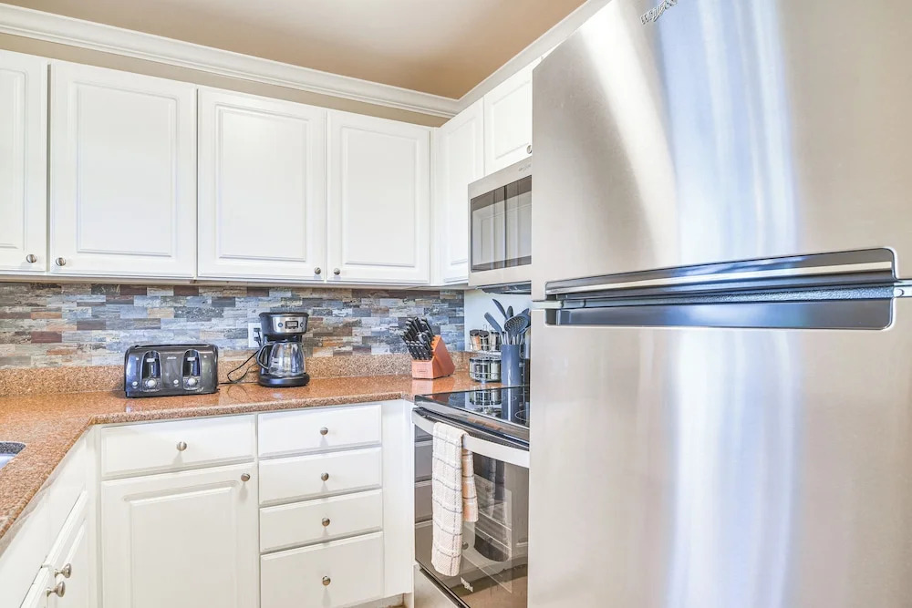 Resort Condo w/ Beach Access in Indian Shores!