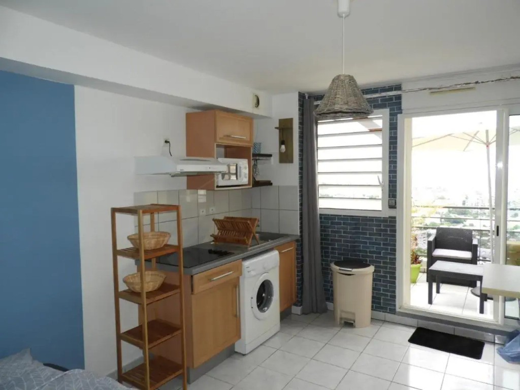 joli studio vue mer