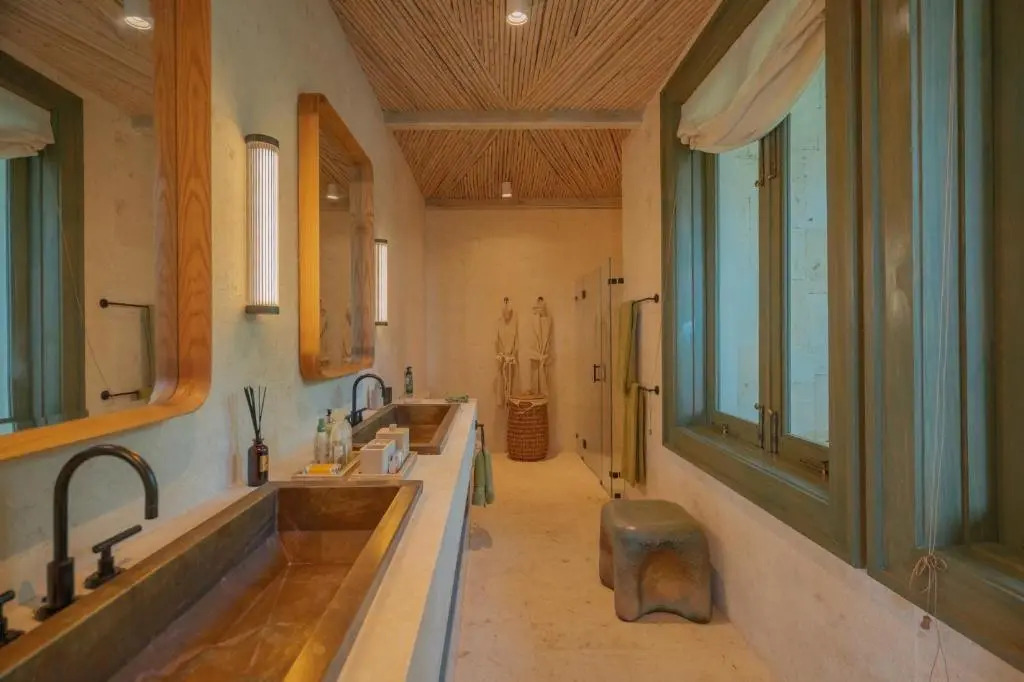 One-of-a-kind Villa With Open Spaces and Amazing Views in Luxury Beach Resort