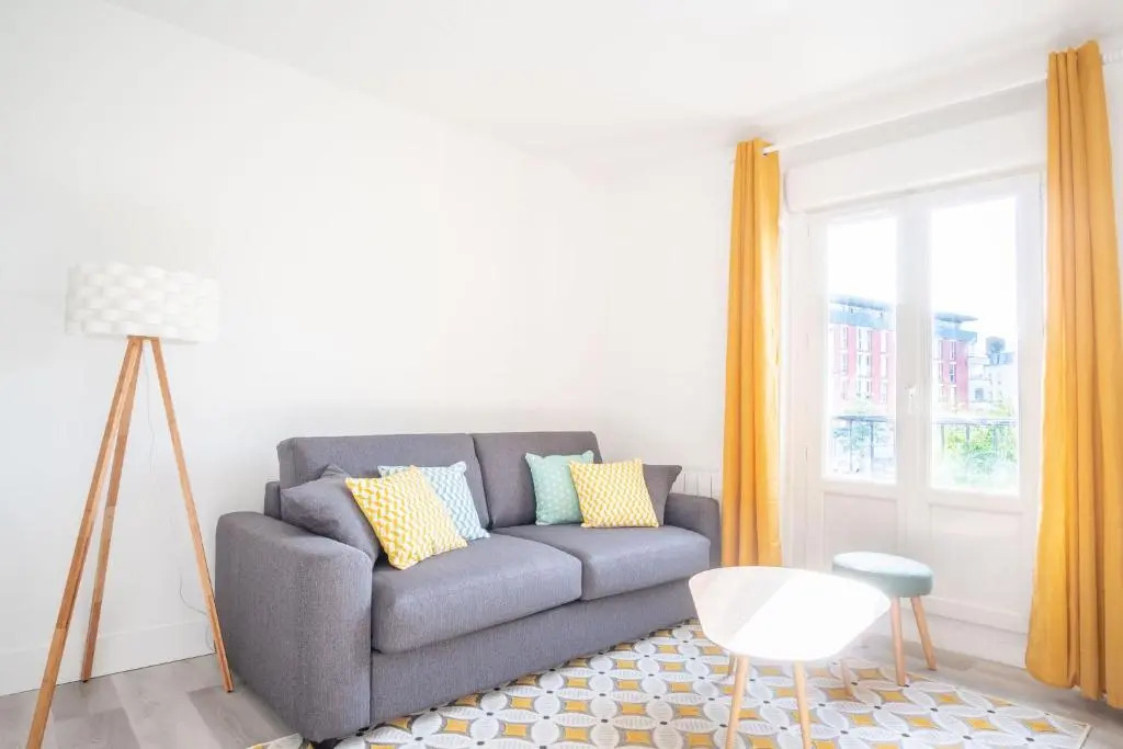 Danton Renaissance - F2 Renove - Tout Equipe